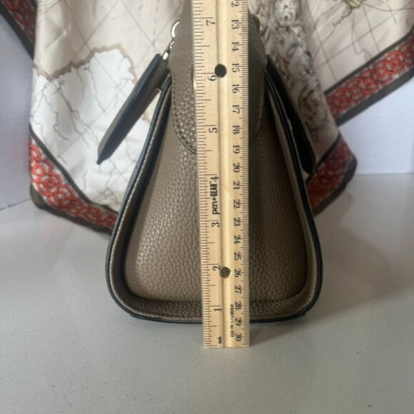 Brangio Textured Leather Handbag w/Bow Taupe Gold Double Handles Zipper NWOT - Picture 8 of 12